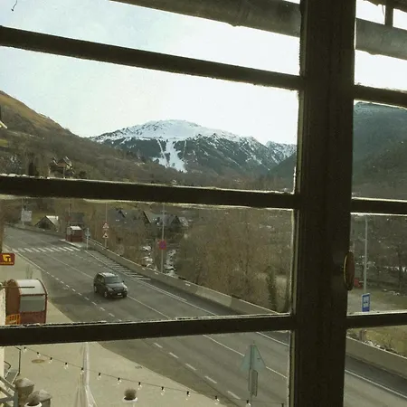 Baqueira - Refugi Rosta - Pyrenmuseu אכסניה Salardú